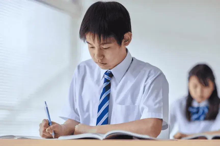 【2025年最新】英検2級対策におすすめの単語帳4選