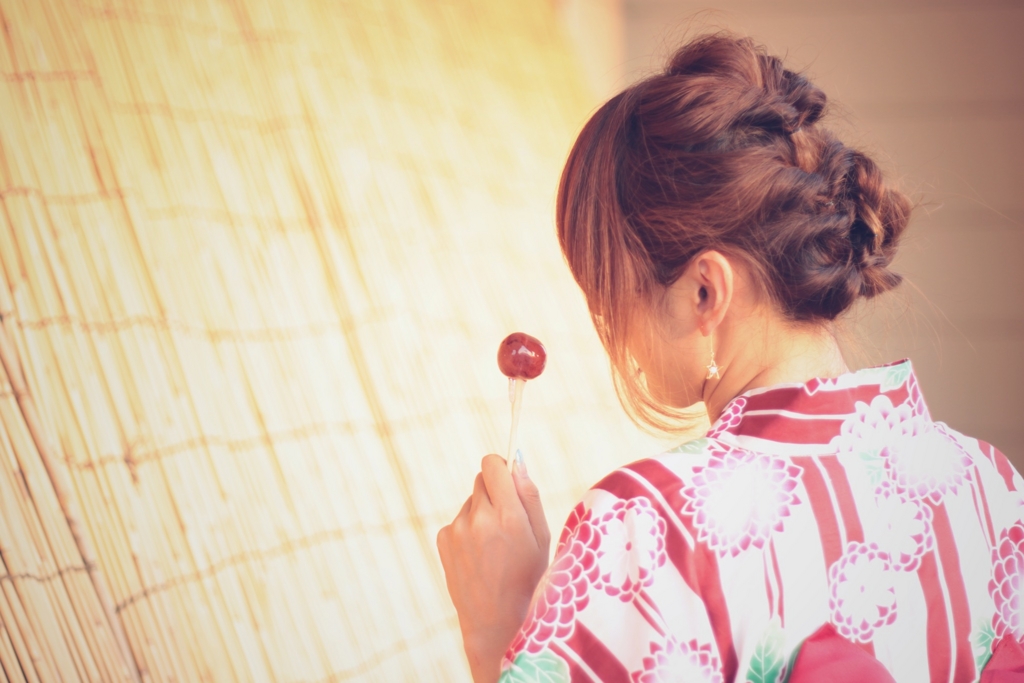 Let S Put On A Yukata 自分で浴衣を着てみよう 日本のキホンを英語で説明 English Journal Online